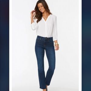 Not your daughter jeans “ lift and tuck tech” size 6p women